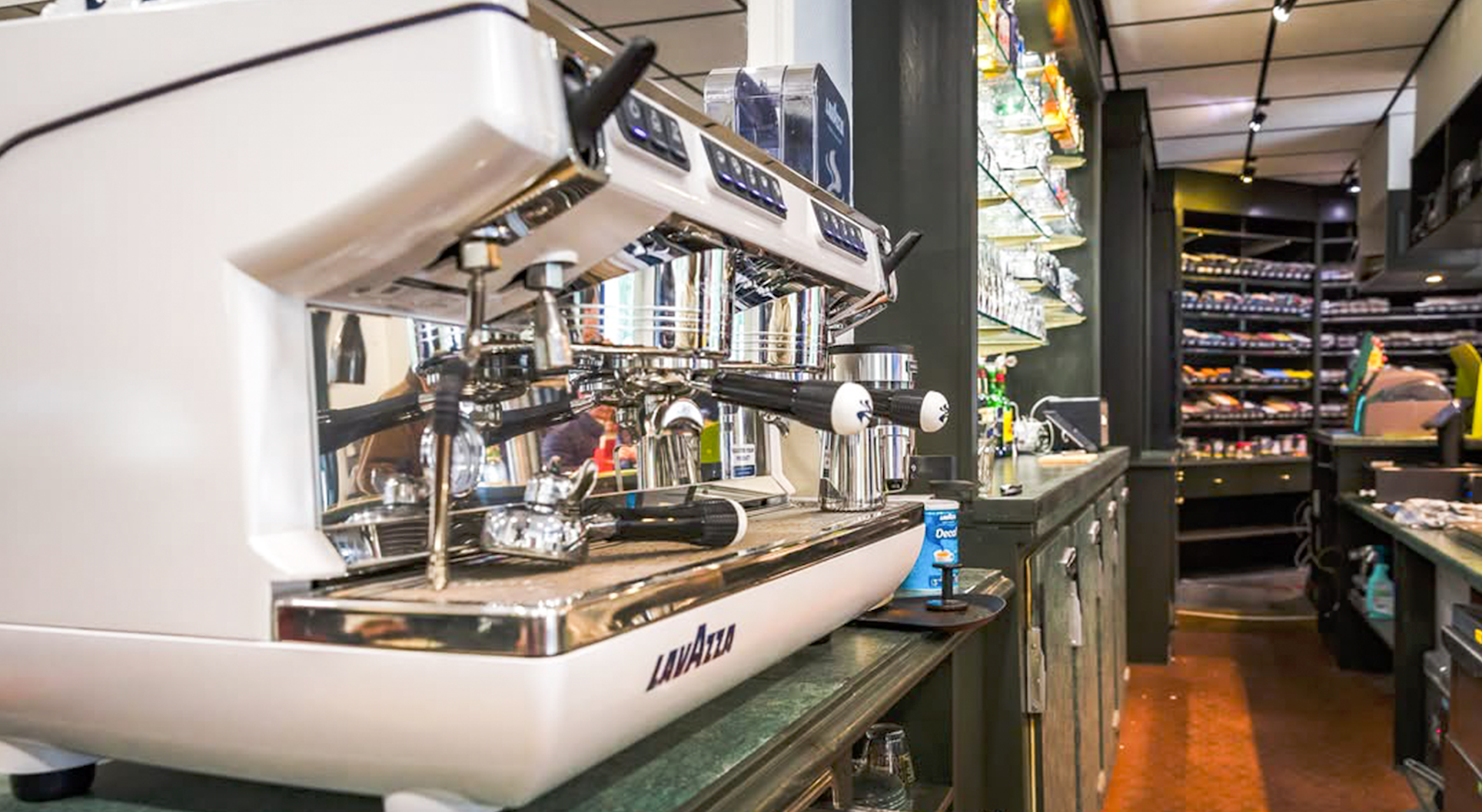 Machine à café Lavazza professionnelle et espace tabac au Rallye