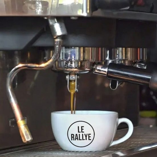 Café servi au bar FDJ Le Rallye à Mouvaux
